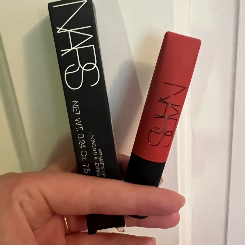 NARS Air Matte Liquid Lipstick in Burlesque
